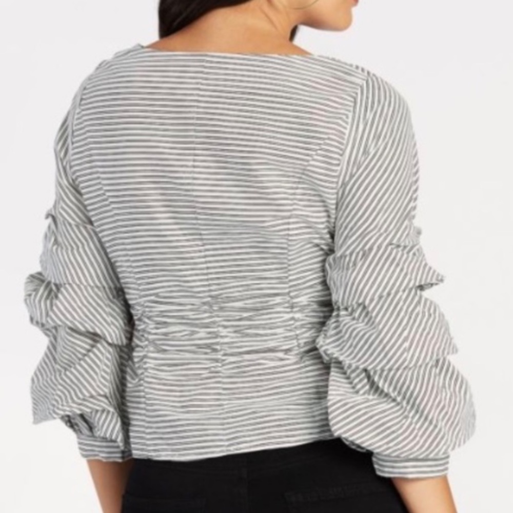 NWT Ruffle Sleeve Top - Picture 4 of 12